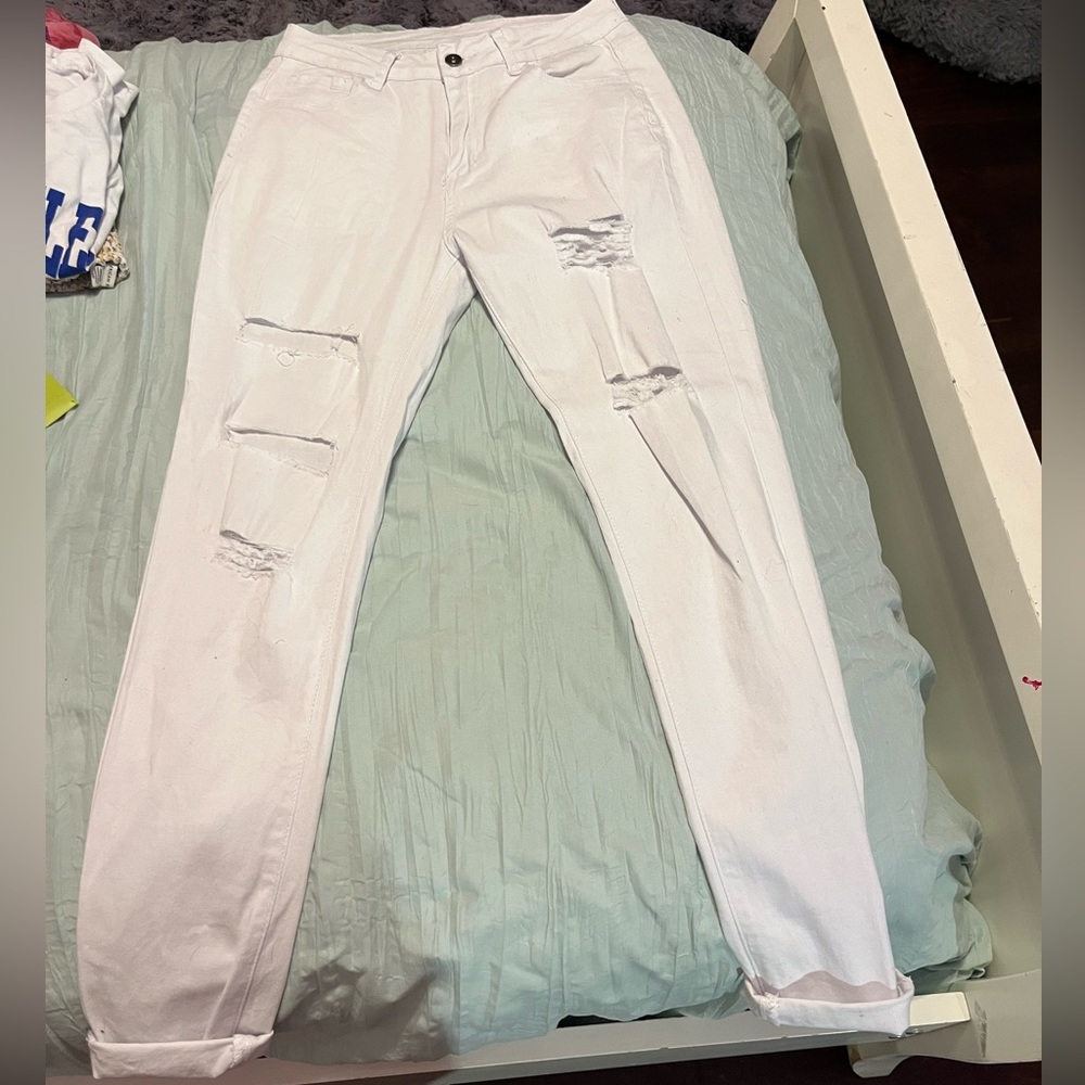 White ripped skinny jeans